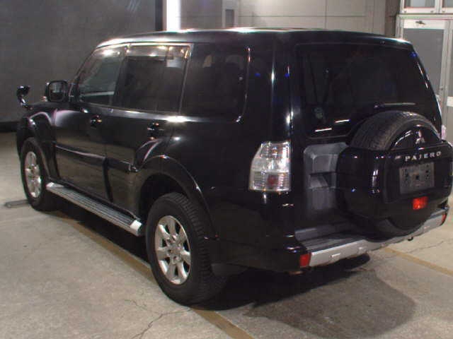 MITSUBISHI PAJERO