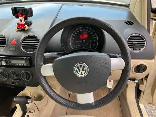 VOLKSWAGEN BEETLE