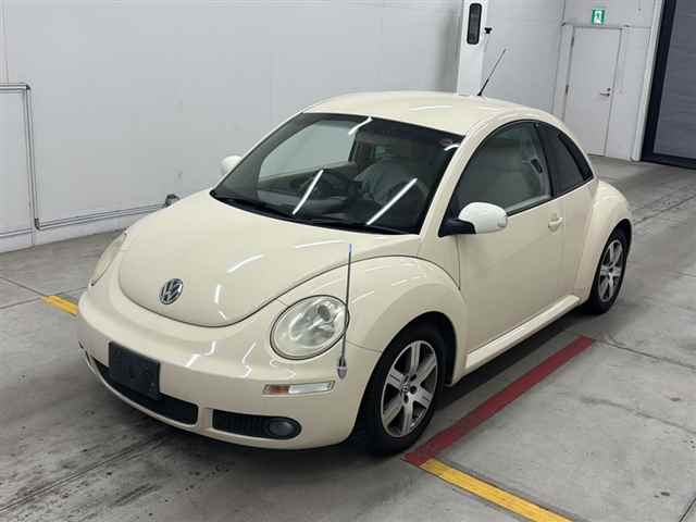 VOLKSWAGEN BEETLE
