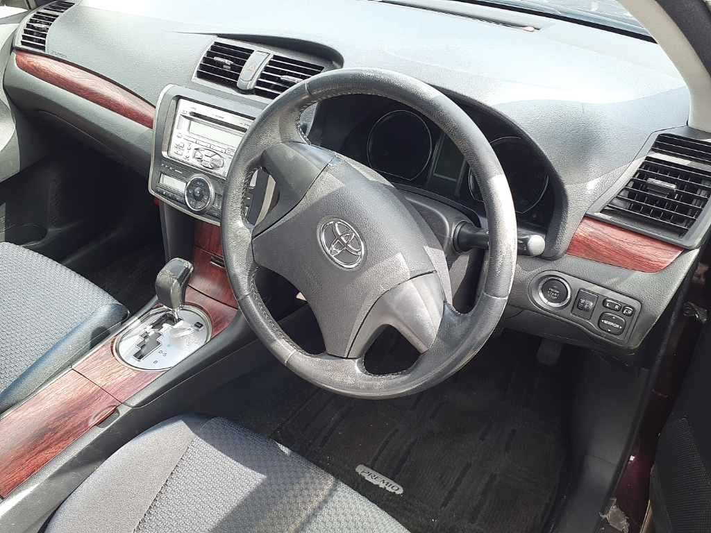 TOYOTA PREMIO