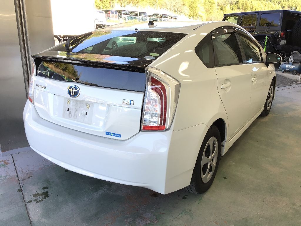 TOYOTA PRIUS