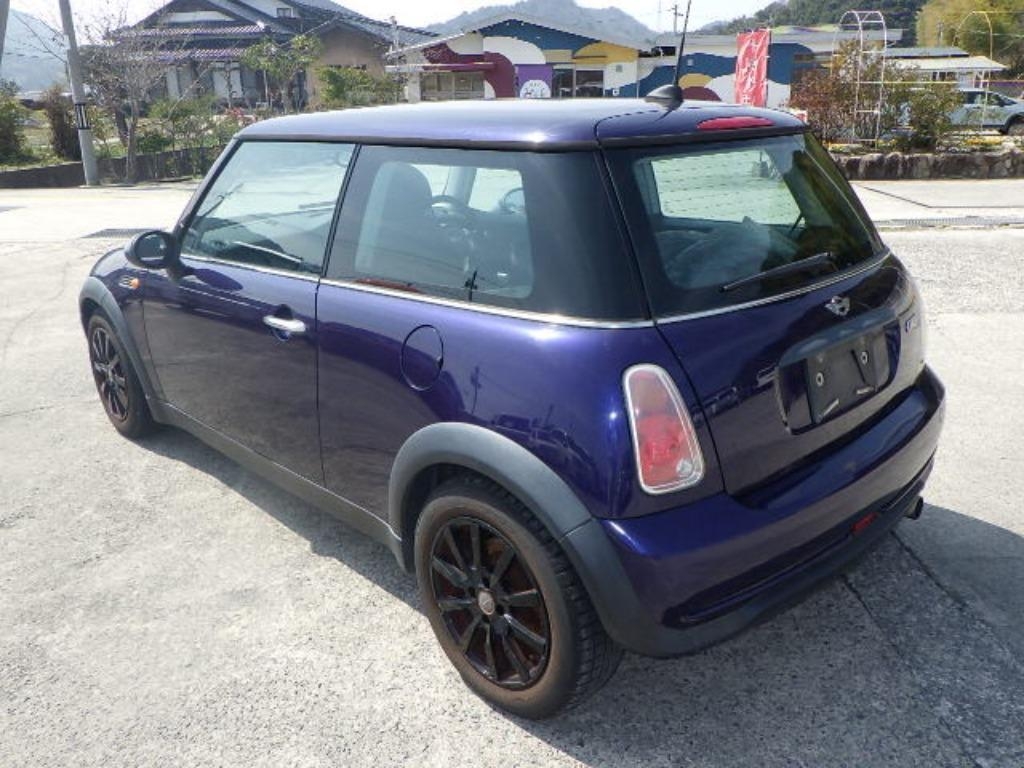 MINI HATCH