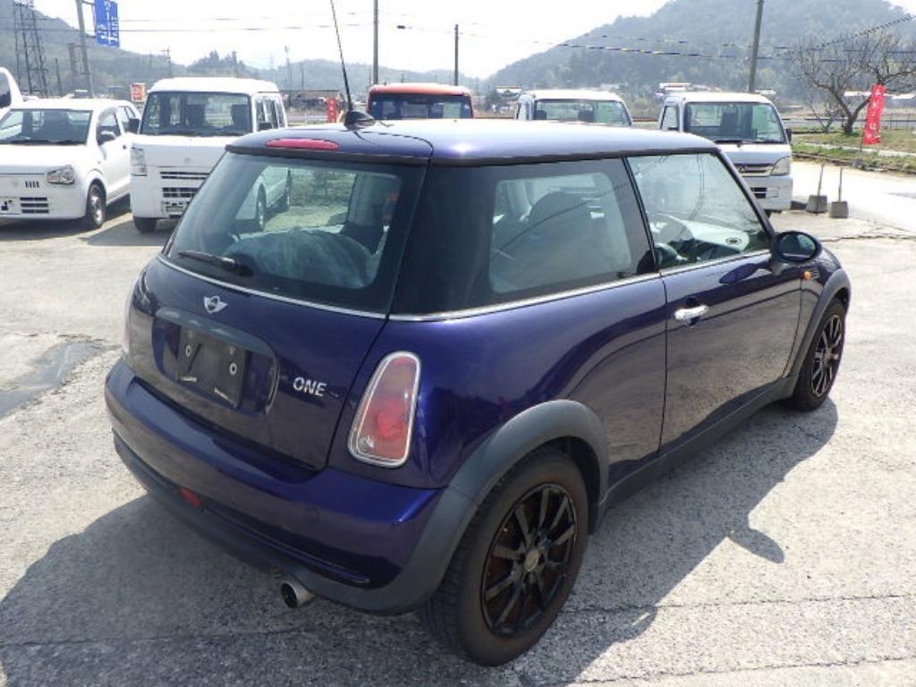 MINI HATCH