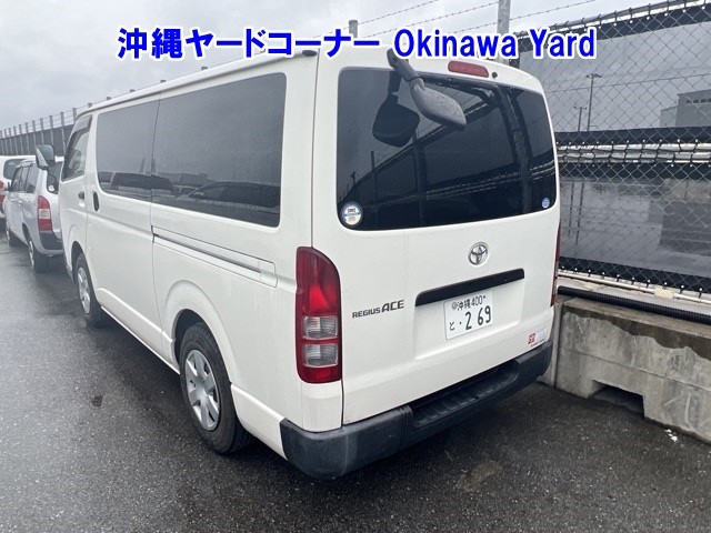 TOYOTA REGIUS ACE