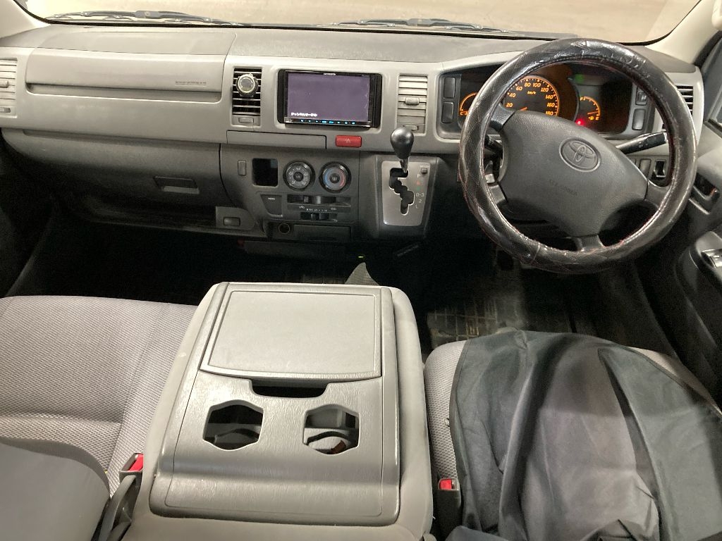 TOYOTA REGIUS ACE