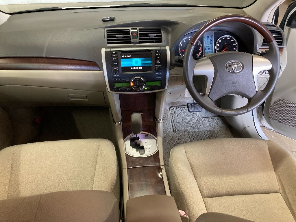 TOYOTA PREMIO