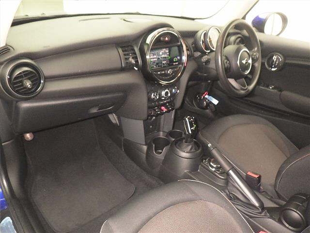 MINI HATCH