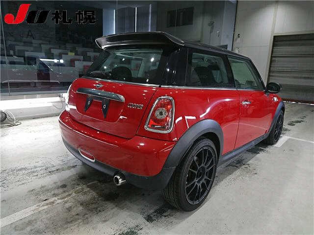 MINI HATCH