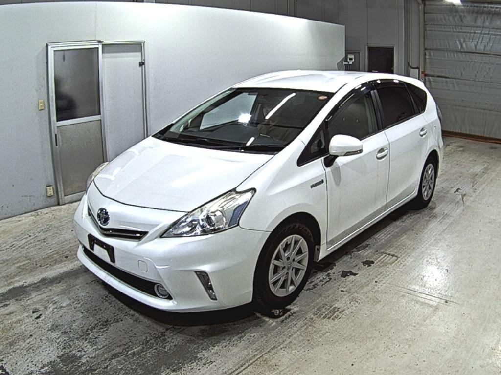 TOYOTA PRIUS ALPHA