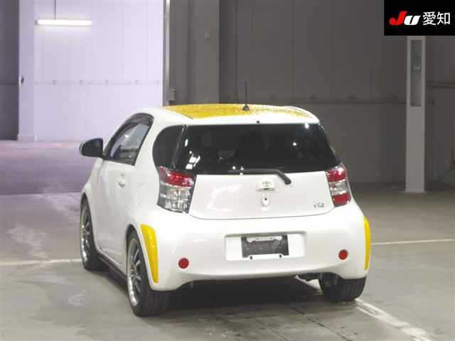TOYOTA IQ