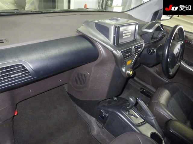 TOYOTA IQ