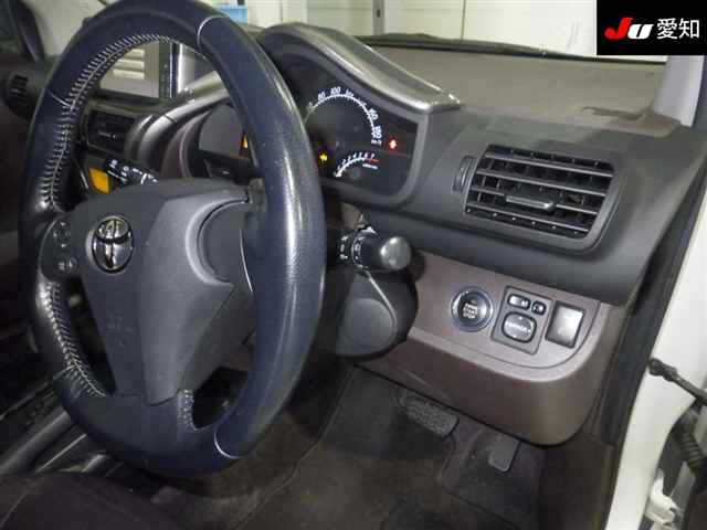 TOYOTA IQ
