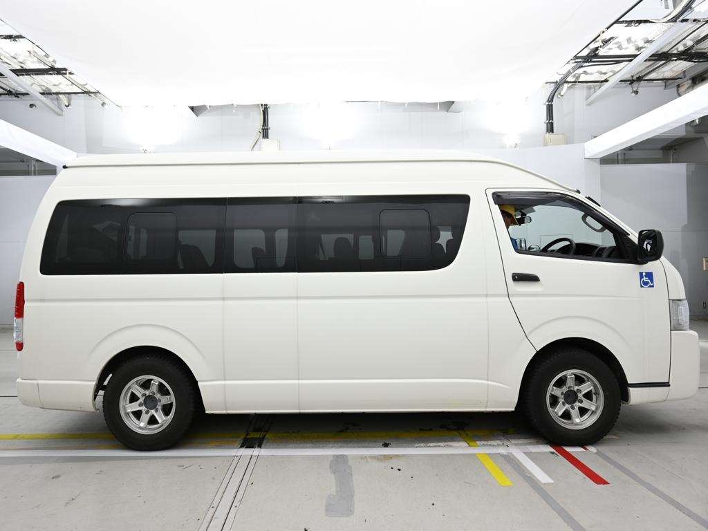 TOYOTA REGIUS ACE