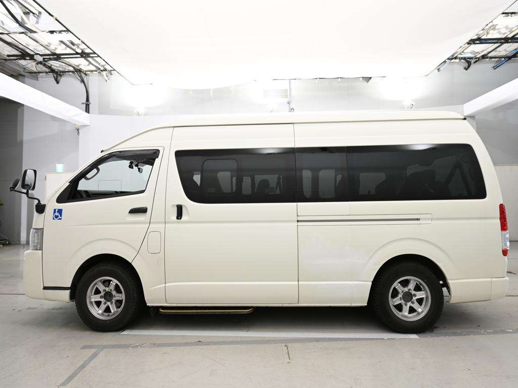 TOYOTA REGIUS ACE