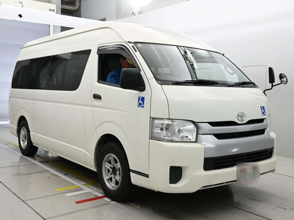 TOYOTA REGIUS ACE