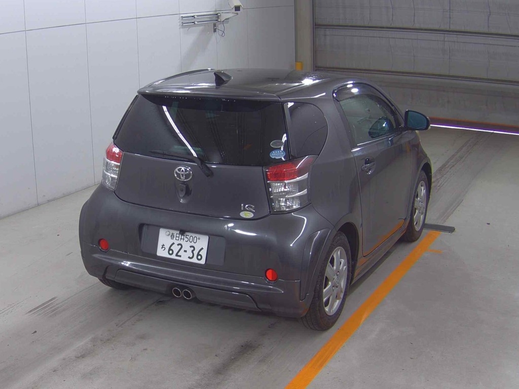 TOYOTA IQ