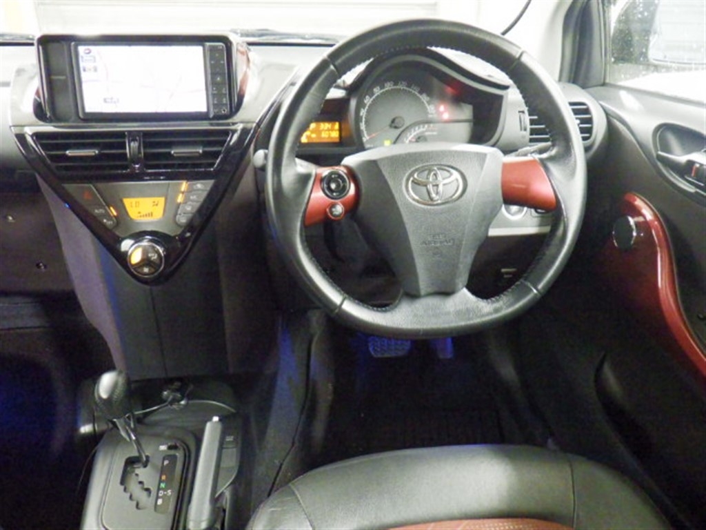 TOYOTA IQ
