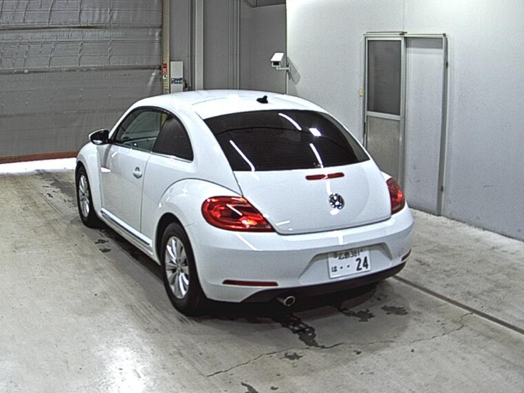 VOLKSWAGEN BEETLE