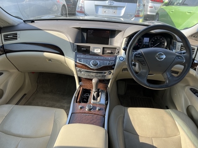 NISSAN FUGA