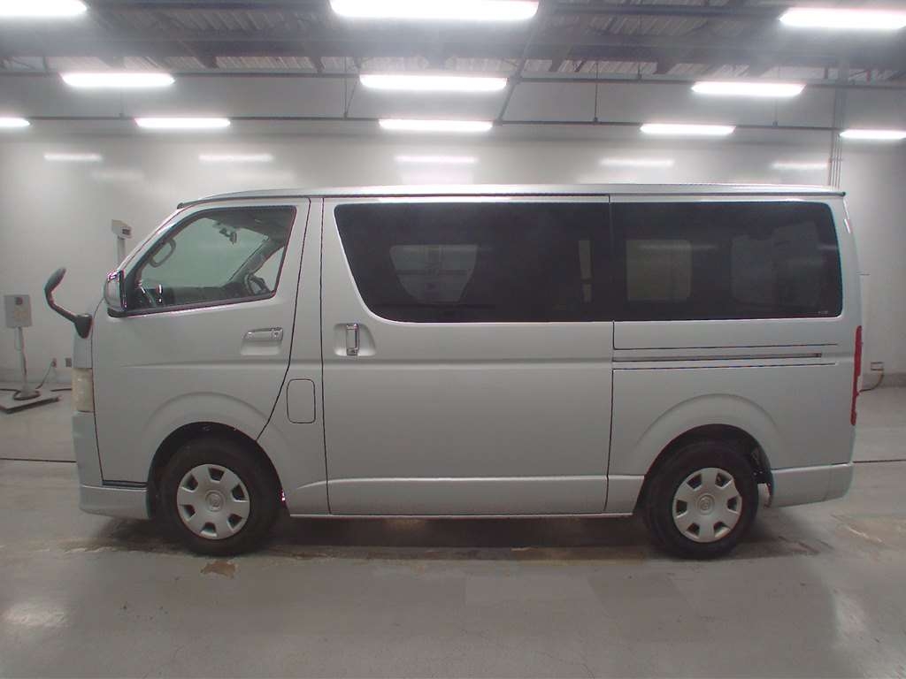 TOYOTA REGIUS ACE