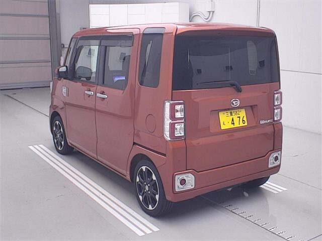 DAIHATSU WAKE