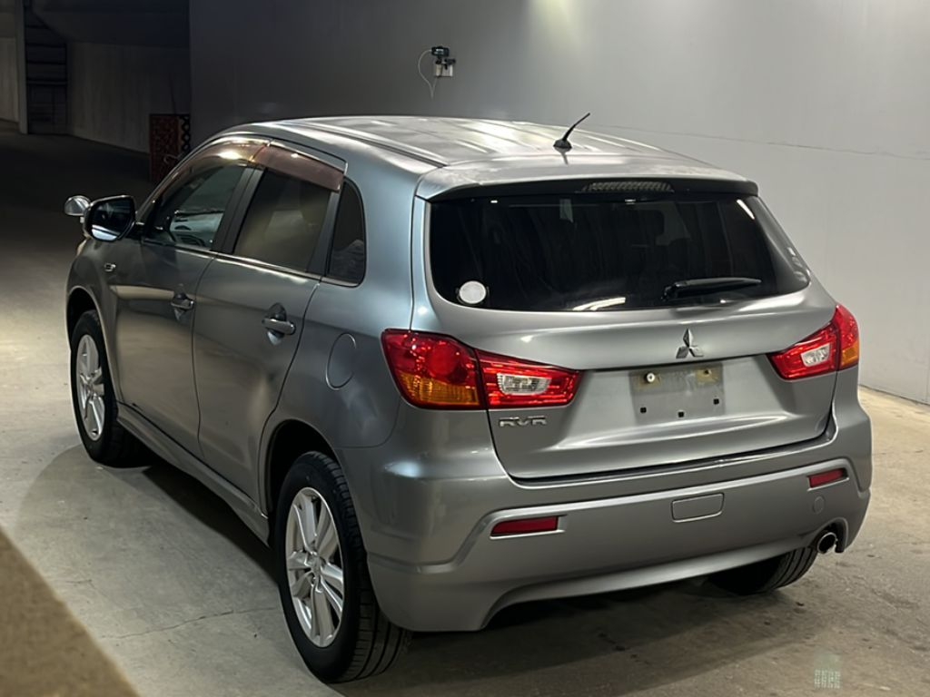 MITSUBISHI RVR