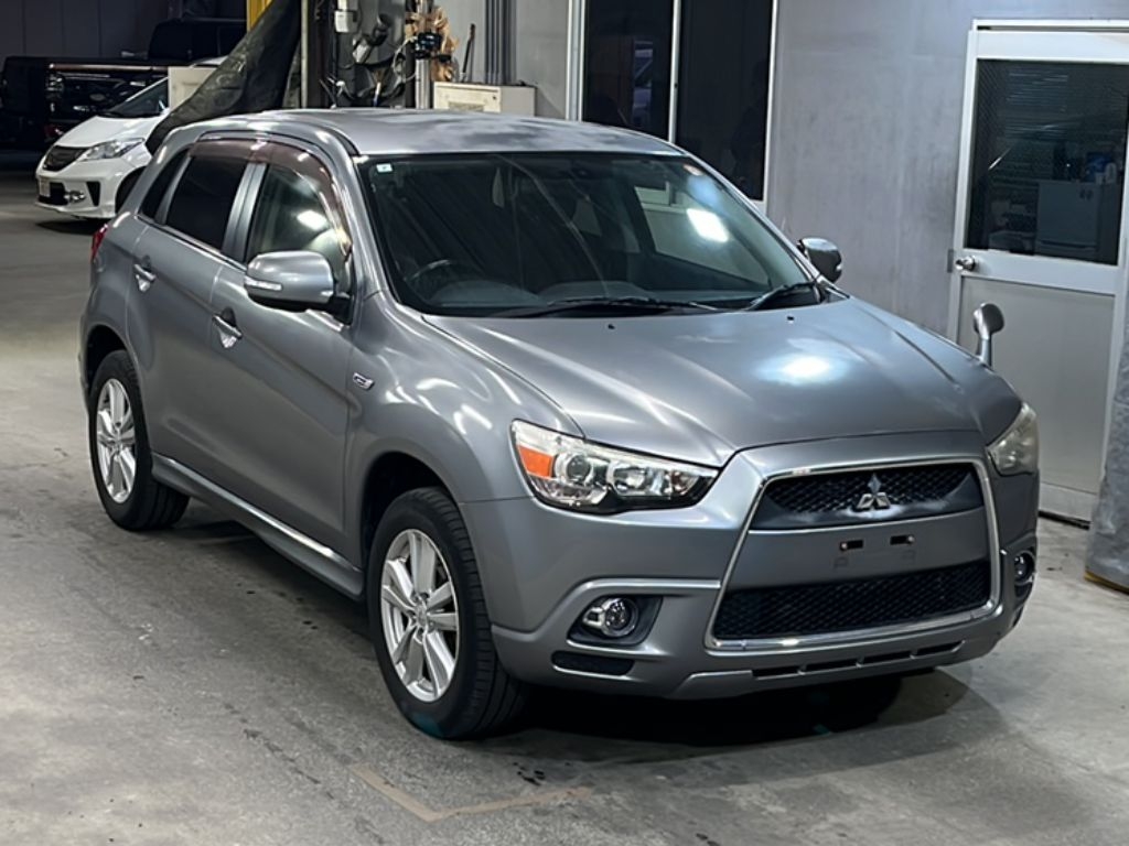 MITSUBISHI RVR