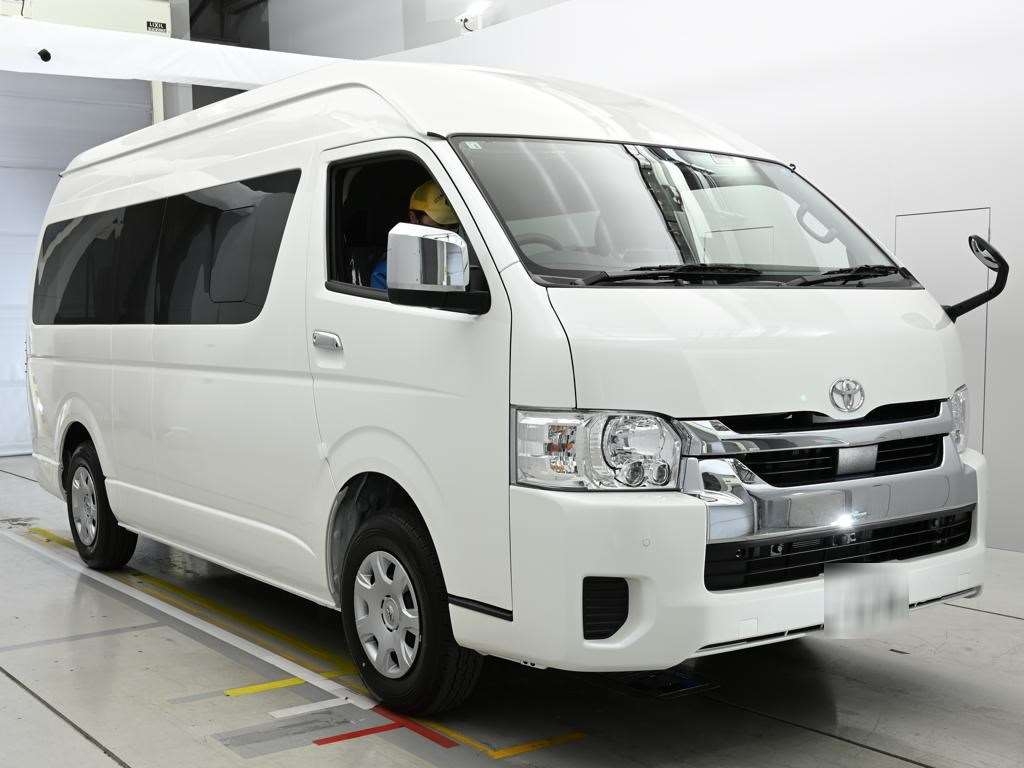 TOYOTA HIACE