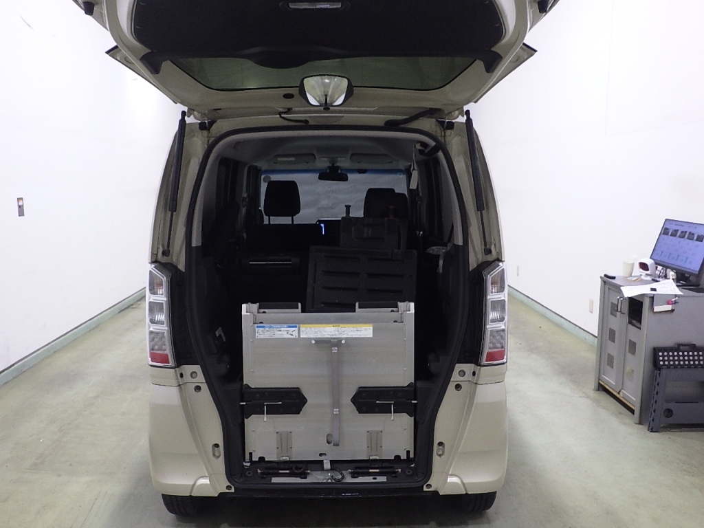 HONDA N-BOX+