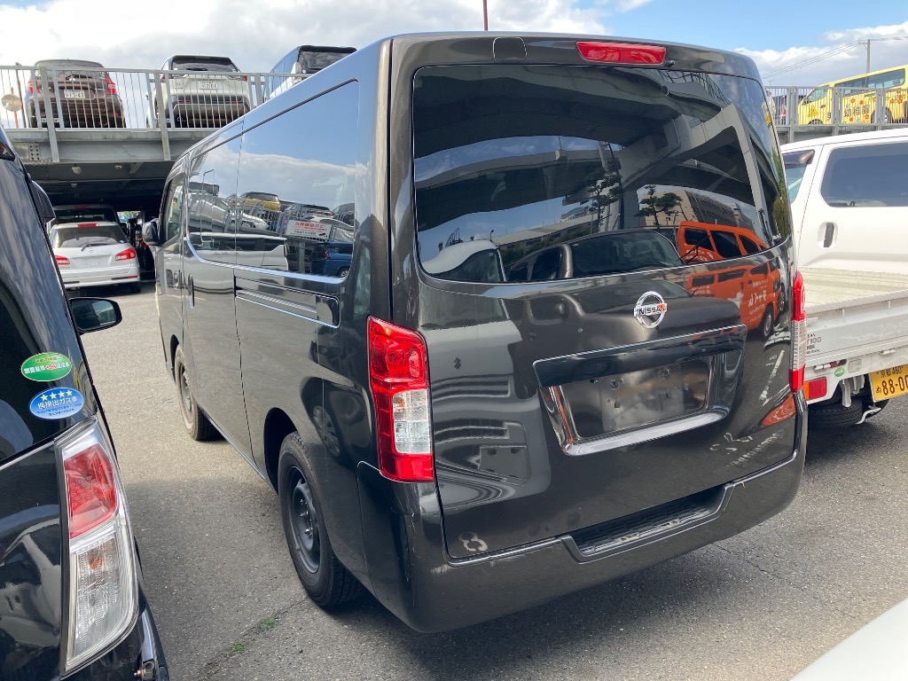 NISSAN NV350 CARAVAN