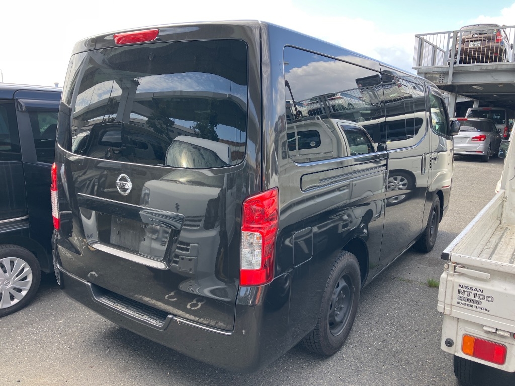 NISSAN NV350 CARAVAN