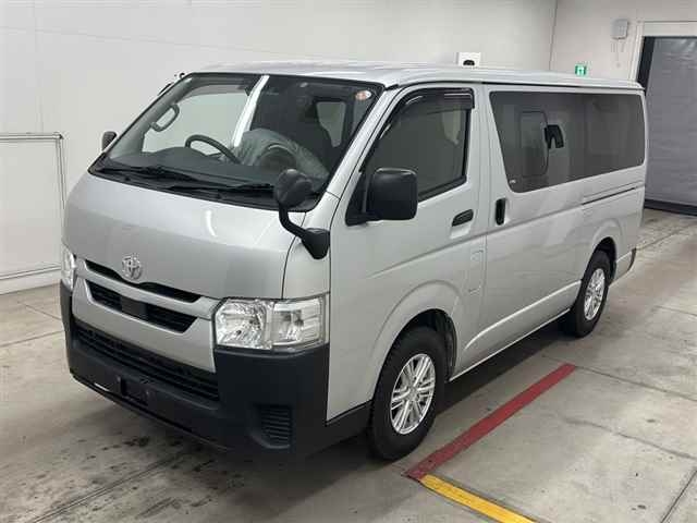 TOYOTA REGIUS ACE