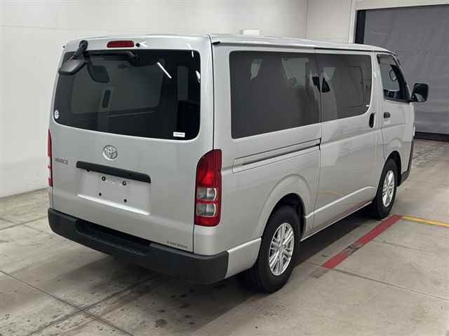 TOYOTA REGIUS ACE