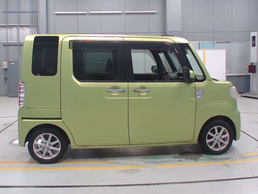 TOYOTA PIXIS MEGA
