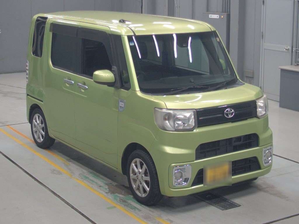 TOYOTA PIXIS MEGA