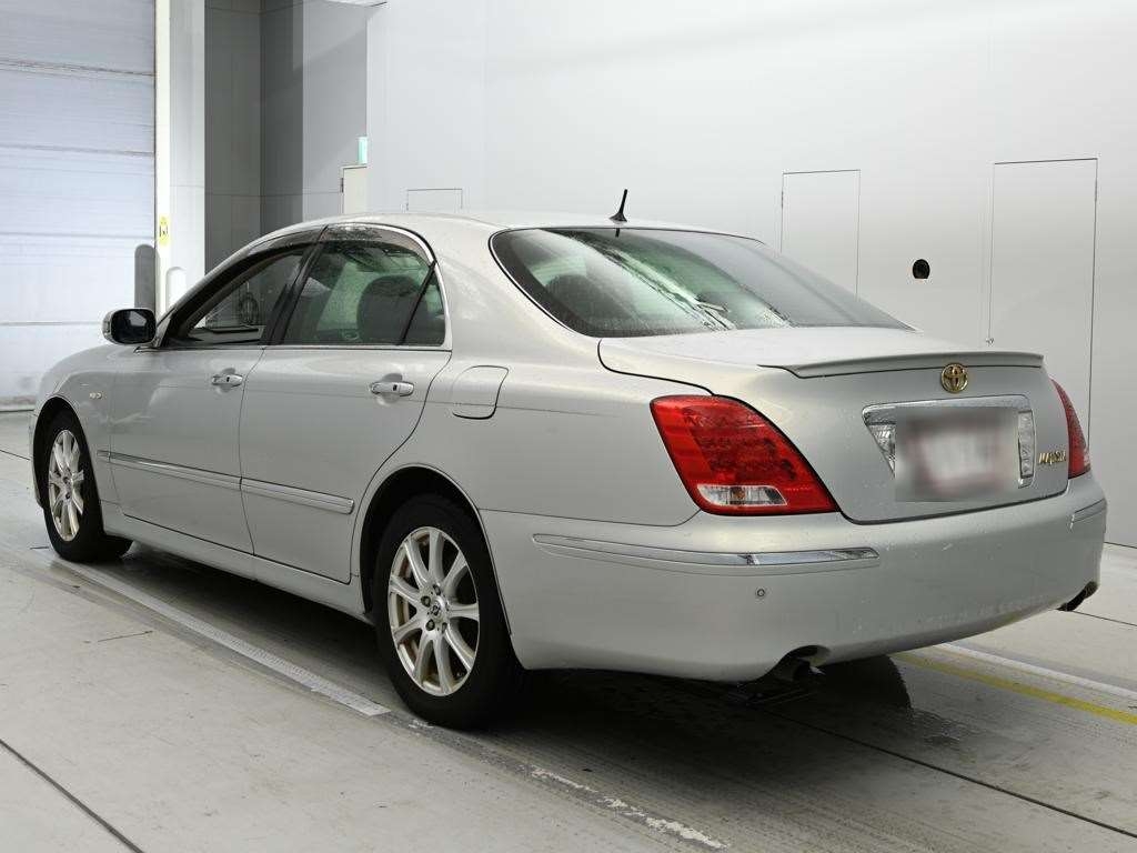 TOYOTA CROWN MAJESTA
