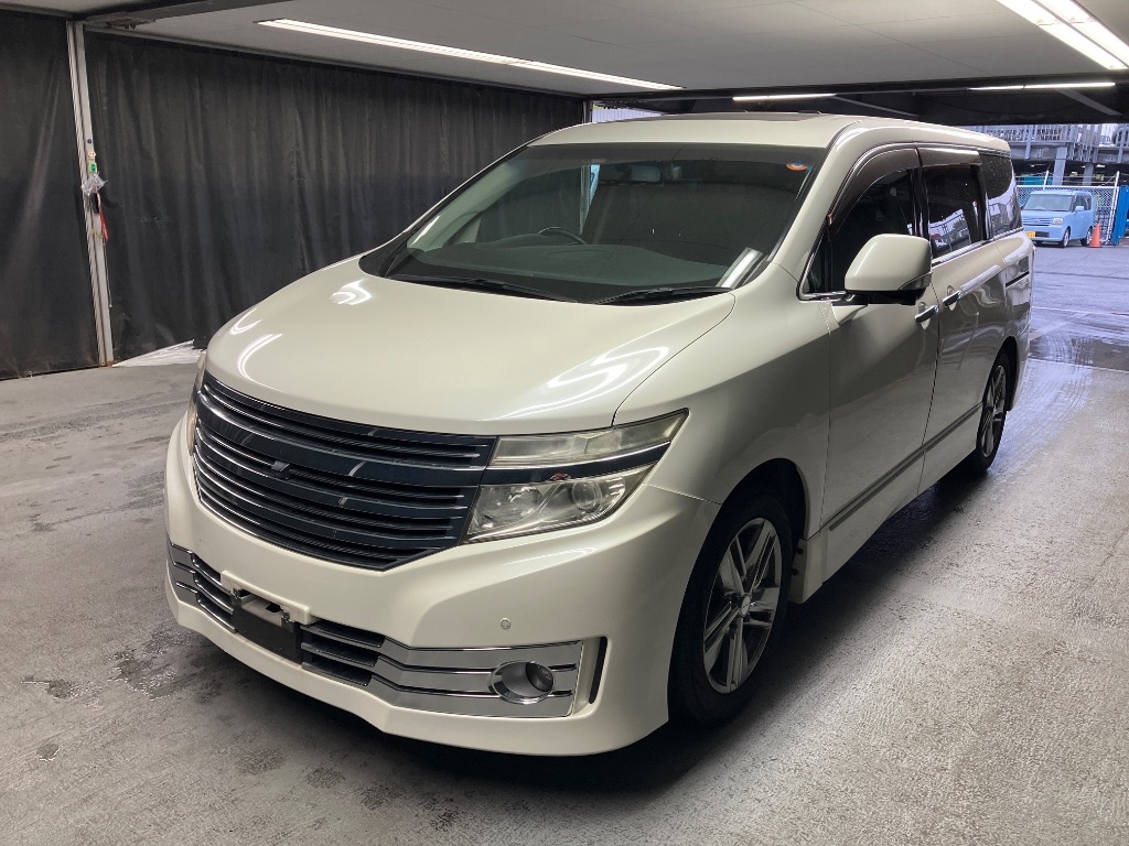 NISSAN ELGRAND