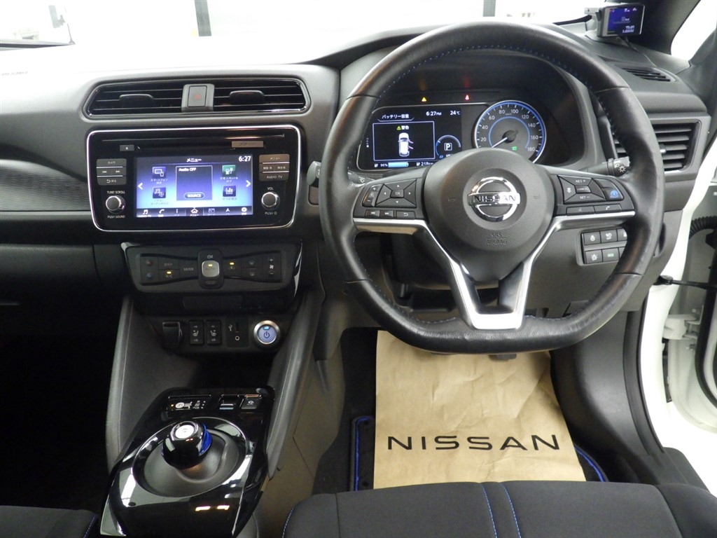 NISSAN LEAF