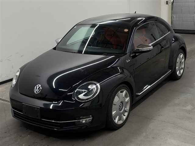 VOLKSWAGEN BEETLE