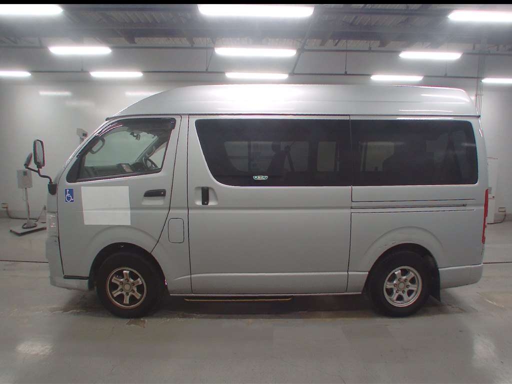 TOYOTA REGIUS ACE