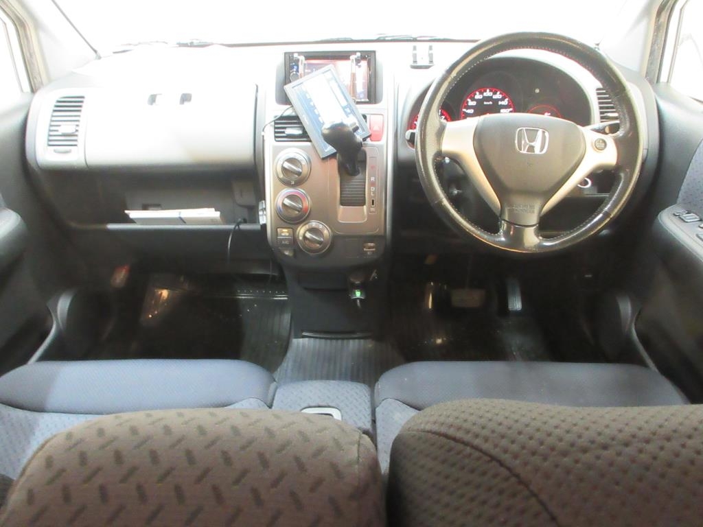 HONDA MOBILIO SPIKE
