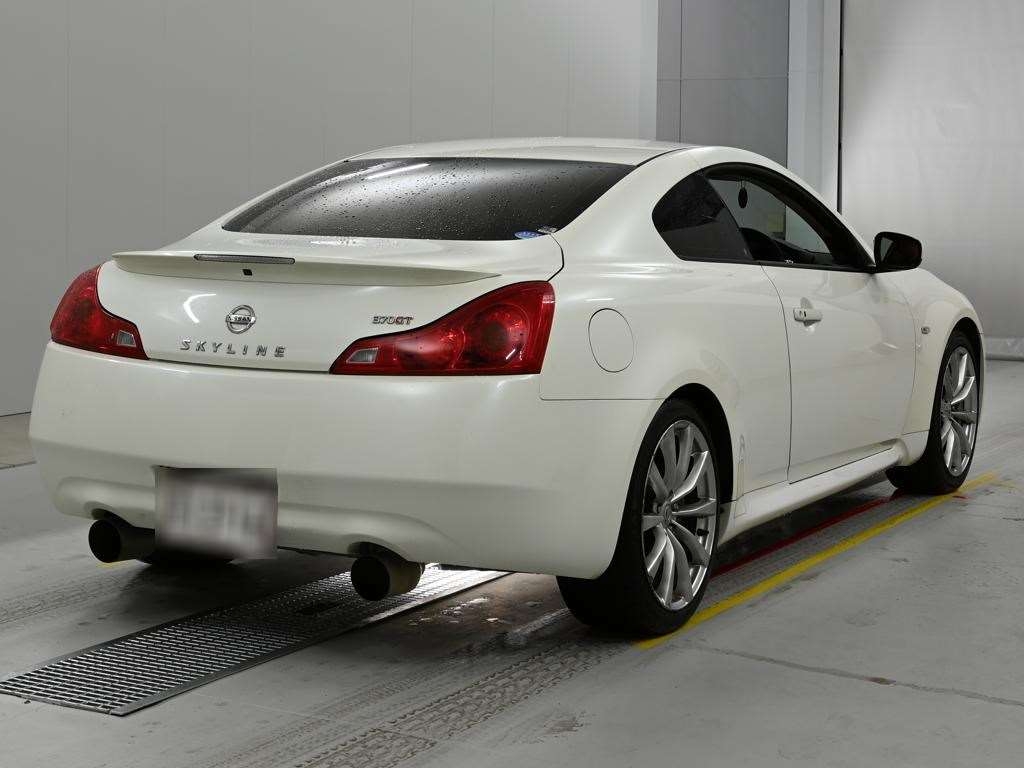 NISSAN SKYLINE