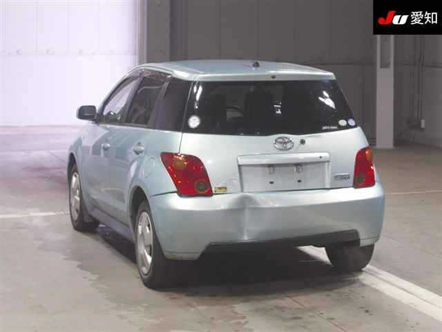 TOYOTA IST
