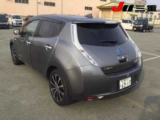 NISSAN LEAF