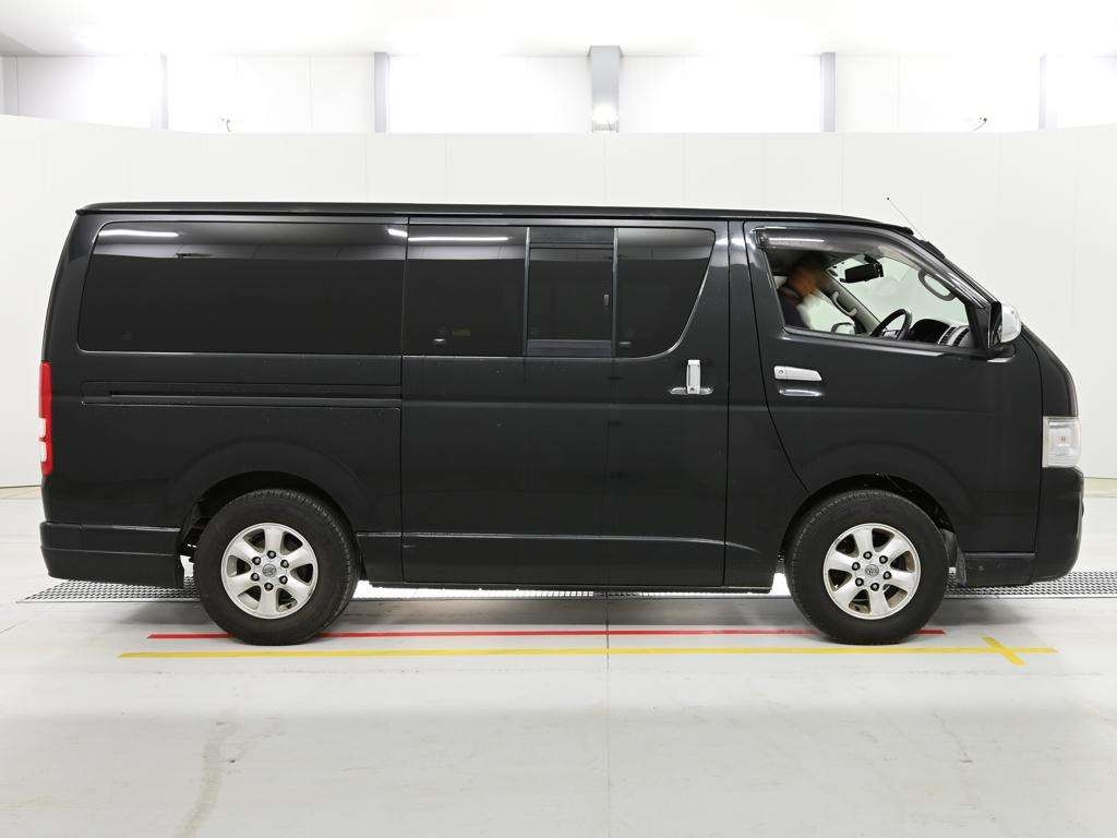 TOYOTA REGIUS ACE