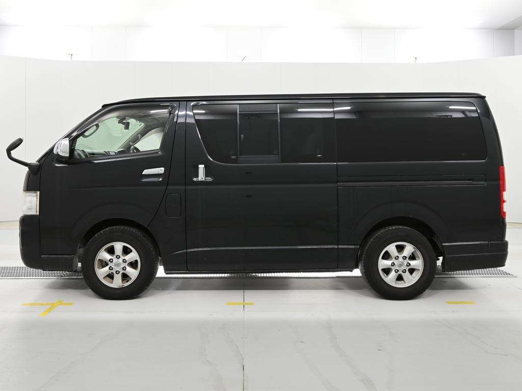 TOYOTA REGIUS ACE