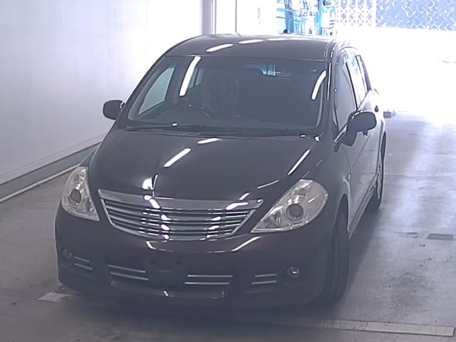 NISSAN TIIDA