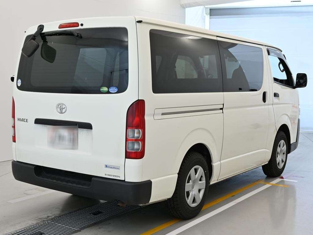 TOYOTA REGIUS ACE