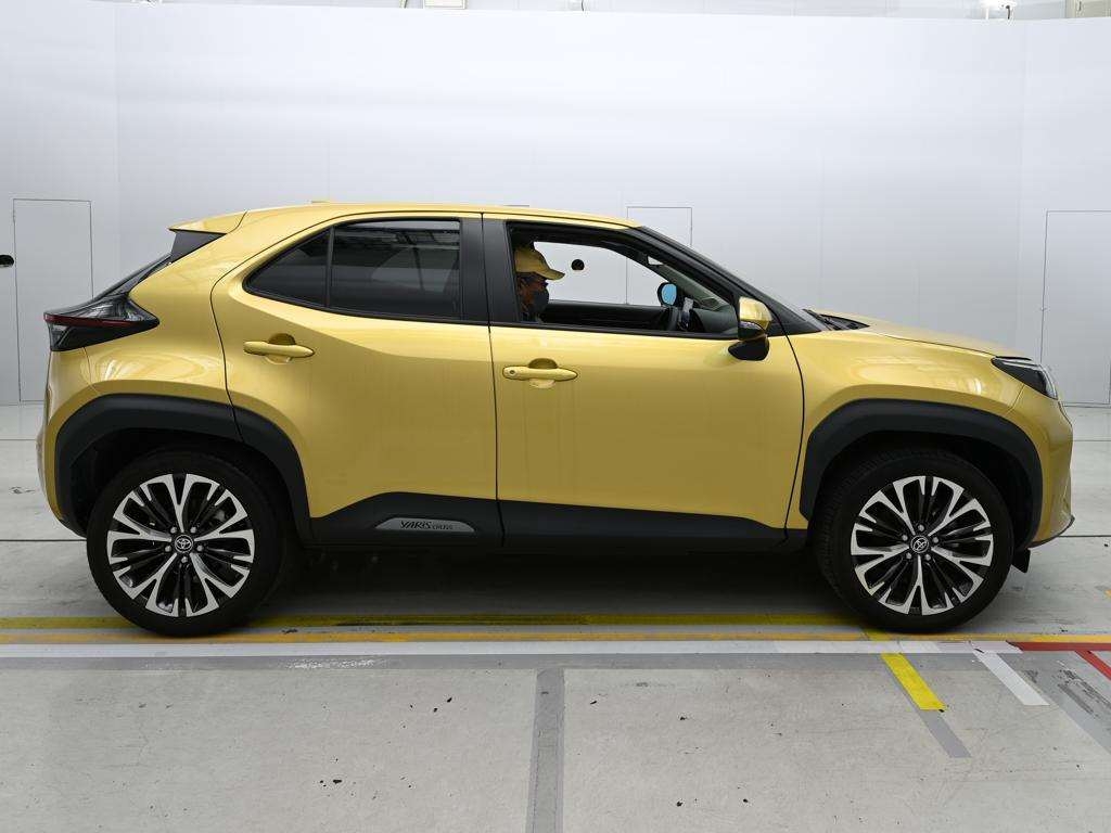 TOYOTA YARIS CROSS