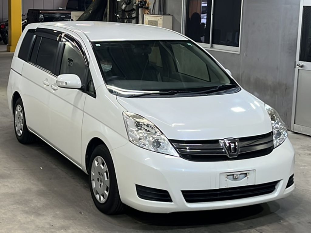 TOYOTA ISIS